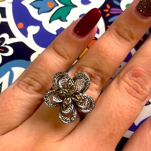 Silver flower ring